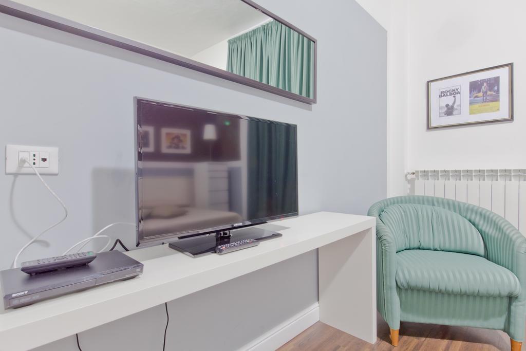 Bed & Breakfast Cinema House